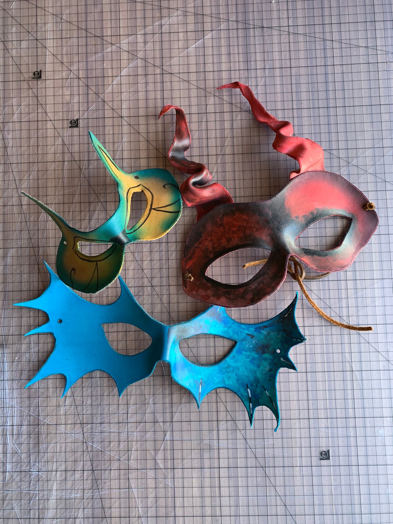 Fabriquez un masque en cuir en seulement une heure : apprenez comment avec notre tutoriel complet !