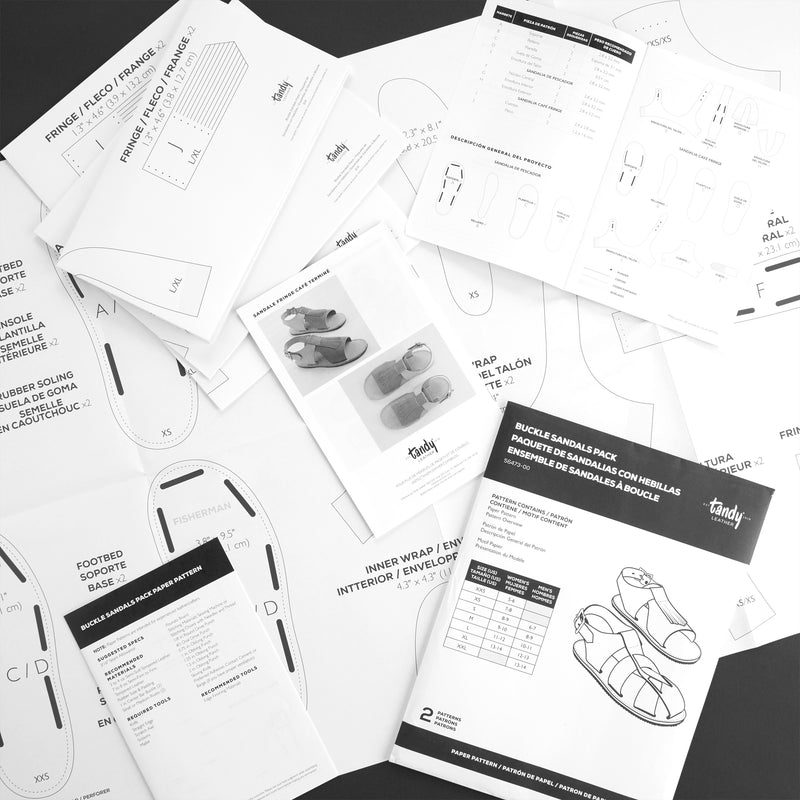 Patrón de papel de sandalias con hebilla