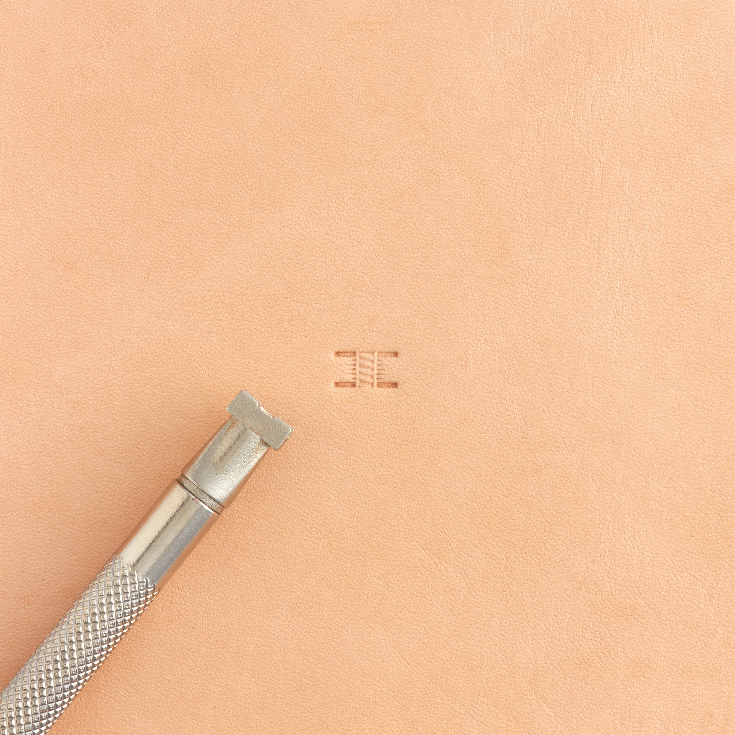 Craftool® Diagonal Center Basketweave Stamp | Tandy Leather